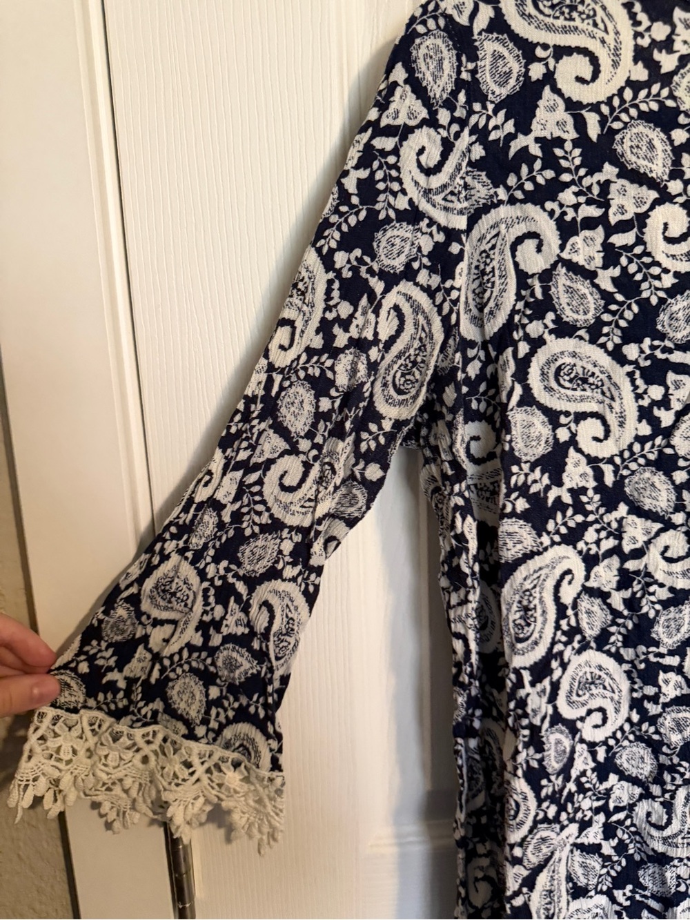 Magnolia South Paisley Boho Crochet Trim Blouse Top Size Large - Picture 3 of 8